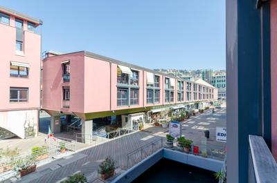 Dock of the Bay, Genova