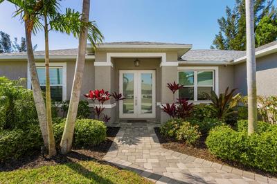 Amazing outdoor living on a freshwater canal, 4 bedrooms, pet-friendly - Villa Becky