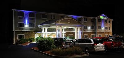 Holiday Inn Express - Ludlow - Chicopee Area by IHG