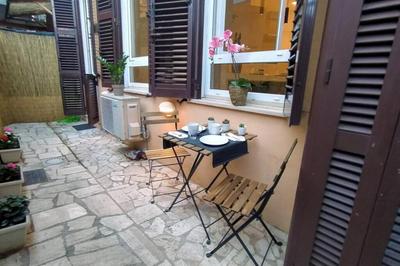Elegante open space con vasca idromassaggio a Trastevere