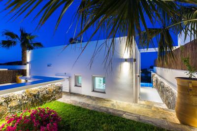 Royal Garden Villas