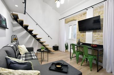 Queen 4 Apartment in the Heart of the Corfu Historical Old Town Center