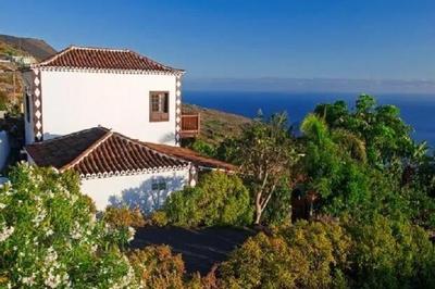 La Gorona Garden and sea view by Rural La Palma