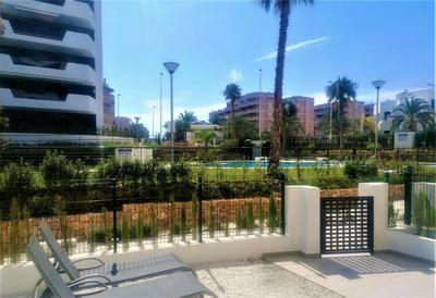 Cosy ground floor apartment with direct access to the pool