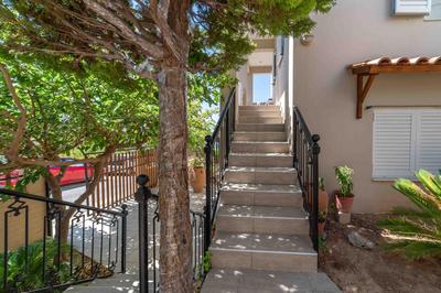 Filia's Stunning Sea View Apartment