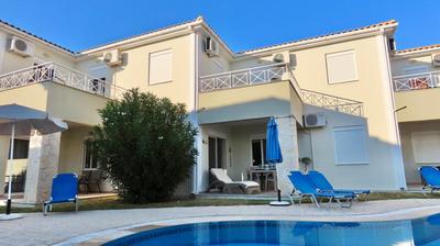 Phoebes Place At Kalamaki Court, 2 Bedroom Villa With A Shared Pool