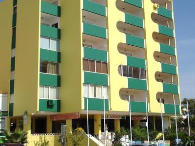 Parque das Amendoeiras