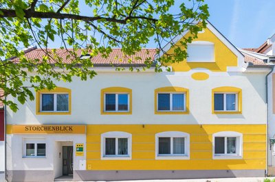 Pension & Weingut Storchenblick