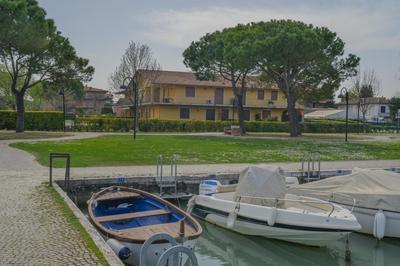 Mosaici Sunrise - lake front apartment with beautiful view