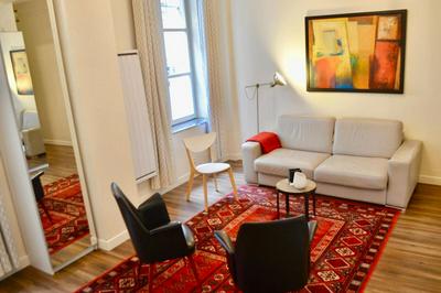 1 Bedroom Apartment in the Heart of the Marais area