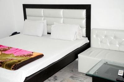 Ishaan Hotel