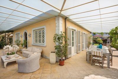 Luxury Garden House