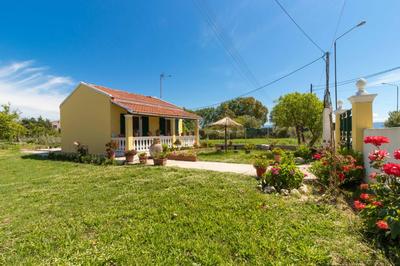 Teta's Holiday Home