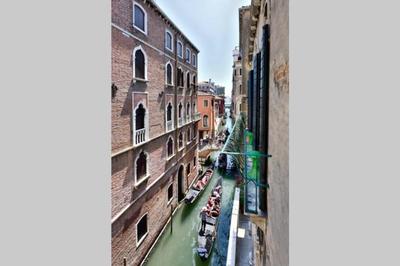 Leoncini with a wonderful canal view