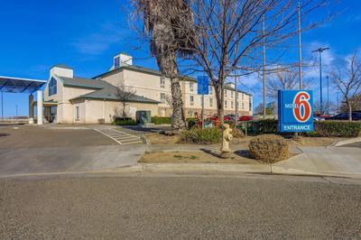 Howard Johnson by Wyndham Lemoore