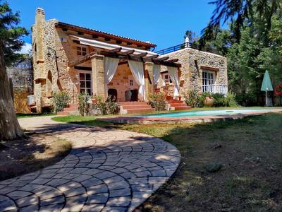 Rock House's Villa Melody