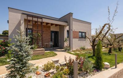 Villa Lily