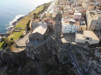 “CIELO E MARE”, CASETTA NEL CUORE DEL BORGO ANTICO / “SKY & SEA”, CHARMING IN THE HEART OF OLD VILLAGE