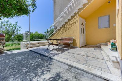 Castle Bay Apartment