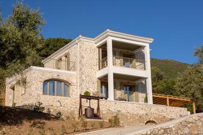 Villa Elanthy-New Luxury villa with private sea access