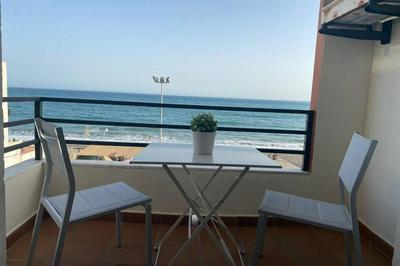 Moderno Apartamento en primera linea de playa con terraza y vistas al mar- Caleta del Puerto