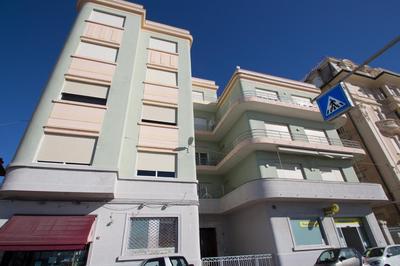 Splendido appartamento fronte mare con box doppio