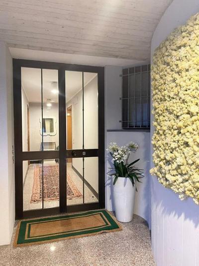 Appartamento fronte mare con parcheggio privato