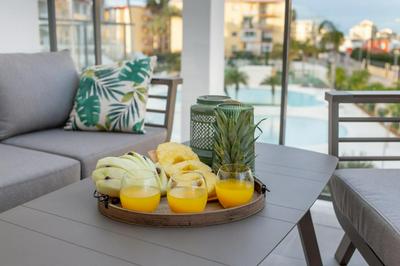Sunny apartment in Denia with outdoor swimming pool and garage parking place included, 300m from the sandy beach