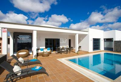 Charming Villa in Playa Blanca with Private Pool