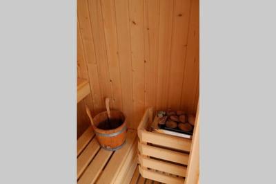 Duplex precioso con jacuzzi, sauna y chimenea .