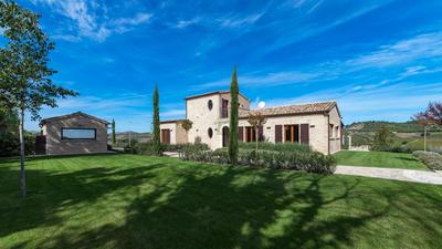 Borgo Da Monte 8, Emma Villas