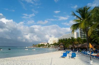 Oceanfront condo at voted best Cancun sandy beach