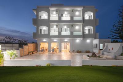 Golden Sunlight Hotel by Estia