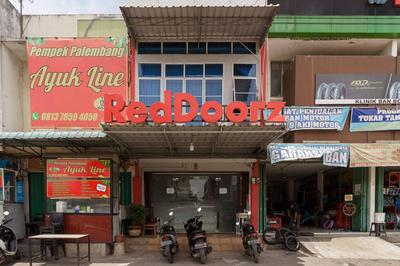 RedDoorz near Plaza Botania 1 Batam