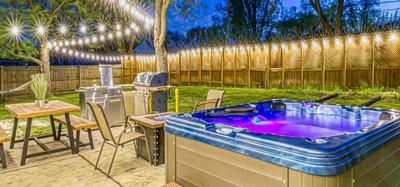 Huge Yard Family friendly Smart home Walk To Beach Dunes Hiking Trails