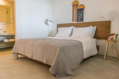 Isalos Sea View Studios