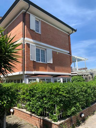 Maison Renée Viareggio