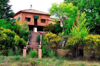 Hotel Royo Guarde-Puente Faco, junto al río Mundo