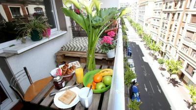 "El rincon del pintor"Enorme piso a junto a Laurel ascensor By Apartamentos Logrono