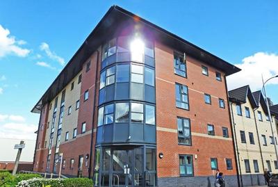 #4 Stylish City Centre Apartment with Free Private Parking, close to Hull New Theatre and Connexin Live Arena