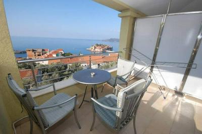 BMV room with east island view