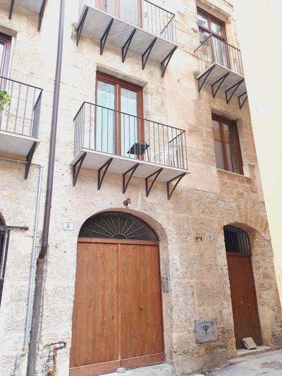 "Guttuso tribute suite" experience apartment