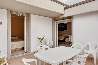Luni Mare Bright Terrace Flat with Parking