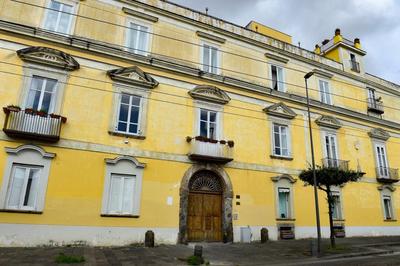 H Hostel Friendly Accommodation