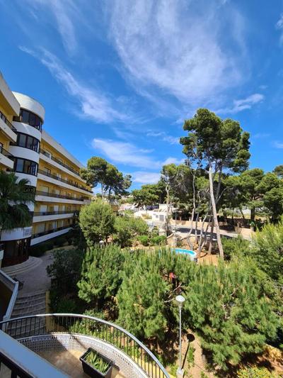 Apartamento con piscina a unos metros de la playa