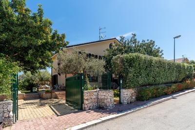 Deliziosa Villa a 500 metri dal mare con Piscina