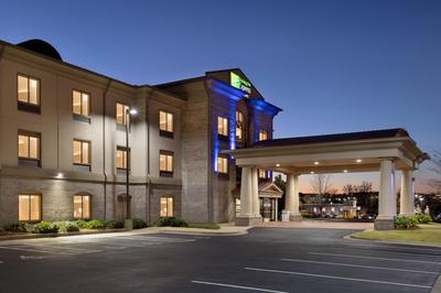 Holiday Inn Express Hotel & Suites Opelika Auburn by IHG