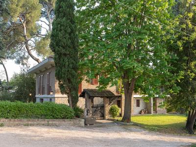 Villa Cipressi by Victoria Palace