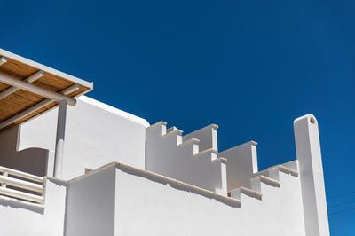 Villa Gold & White