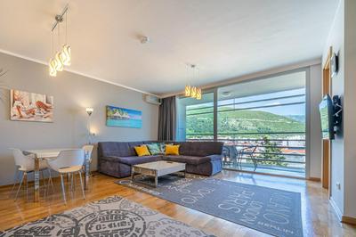 Apt "Budva" with Sea View and Garage Parking